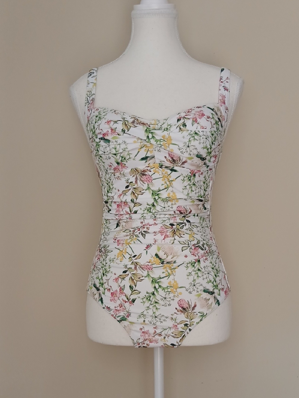 Nip Tuck Swim Australia Joanne Floral One Piece Swimsuit Size CAN 8/US 6